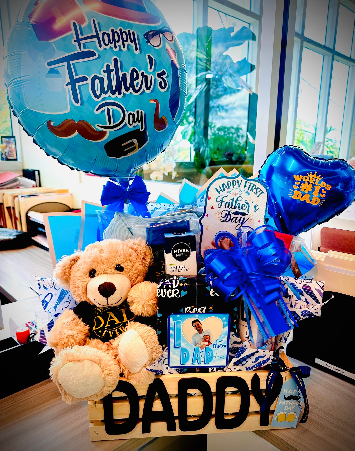 Dad Gift Basket | Wood DADDY Crate with Photo Frame, Plush & Balloons | Local Miami Delivery