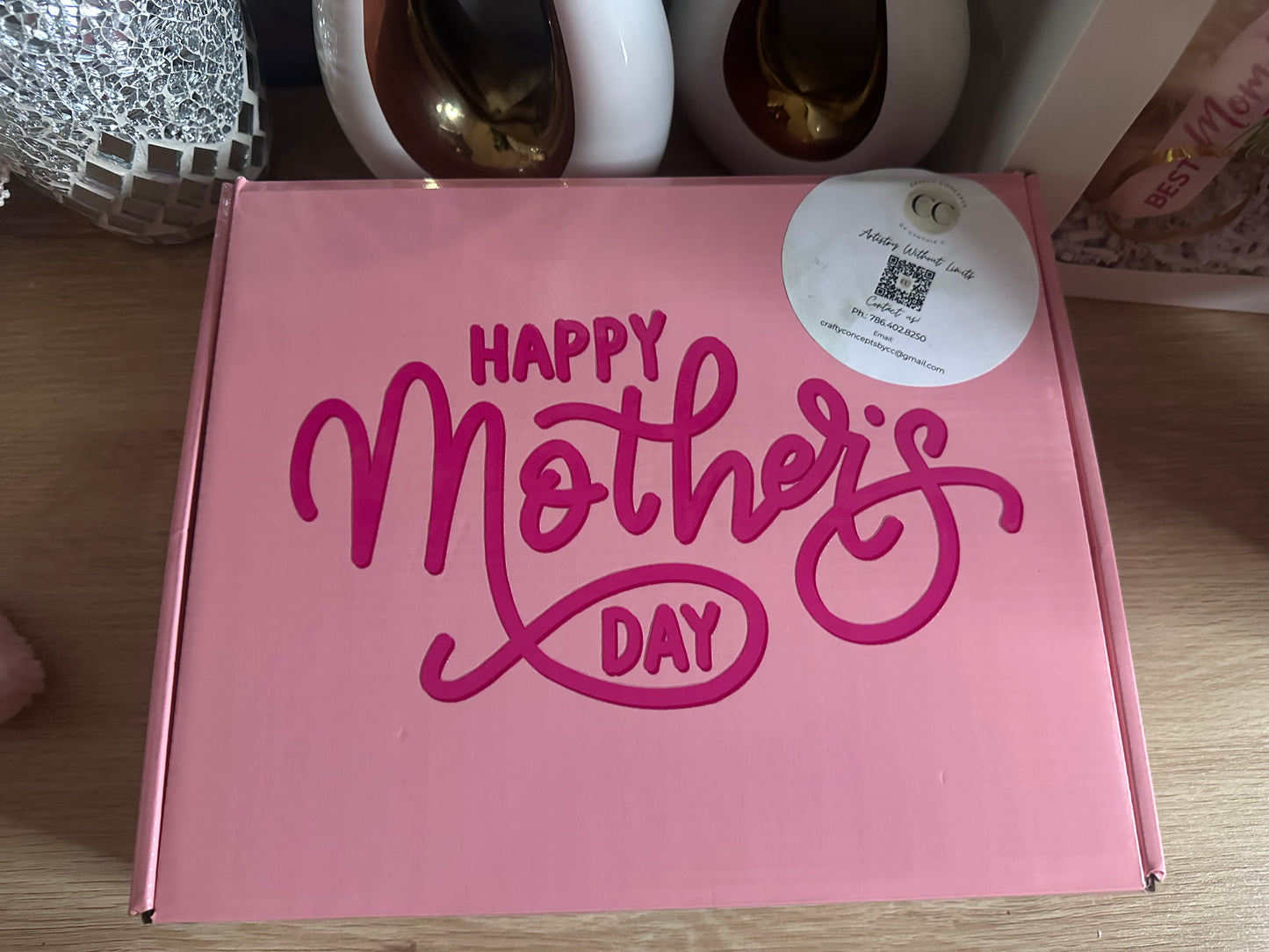 Personalized LED Shadow Box for Mom with Custom Names – Floral Light Frame Gift