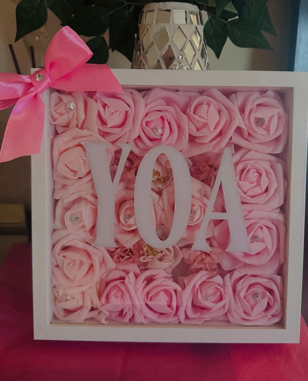 Personalized LED Shadow Box for Mom with Custom Names – Floral Light Frame Gift