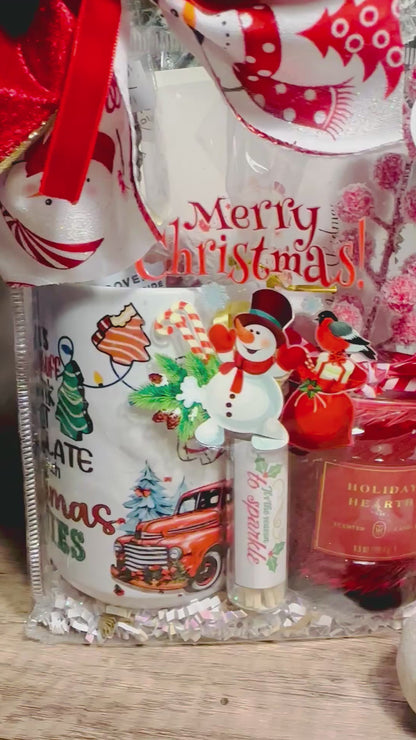 Deluxe Christmas Coffee Mug Gift Bag – Hot Cocoa & Marshmallow Kit, Candle, Biscotti, Ornament & Greeting Card